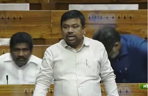 لوک سبھامیں تمل ناڈو کے ماہی گیروں کے مسائل بر بات کیا جائے جن کو سری لنکن بحریہ مسلسل حملے کررہی ہے۔ نواز غنی